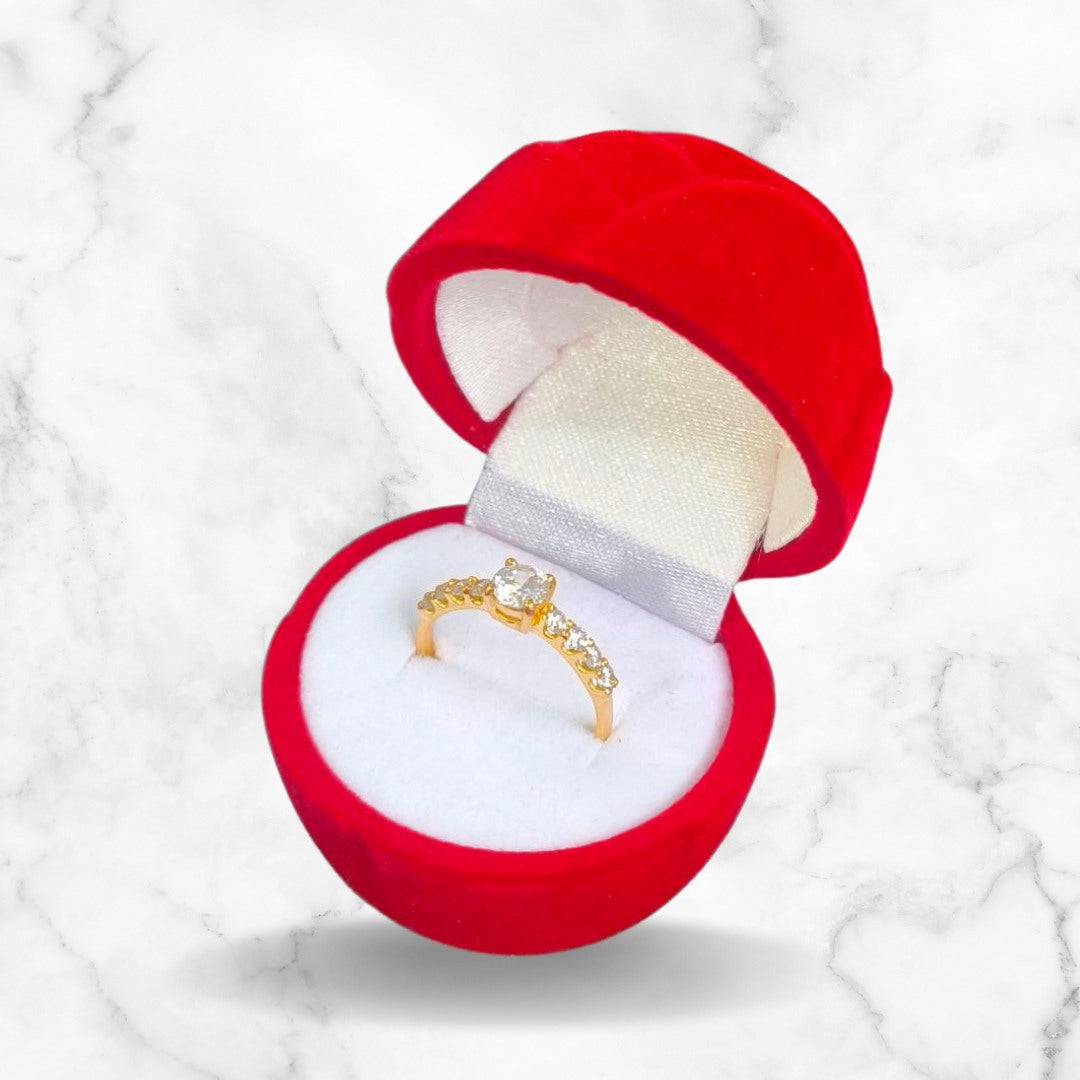 Anillo de oro 18k con piedra y grabado personalizado para propuesta