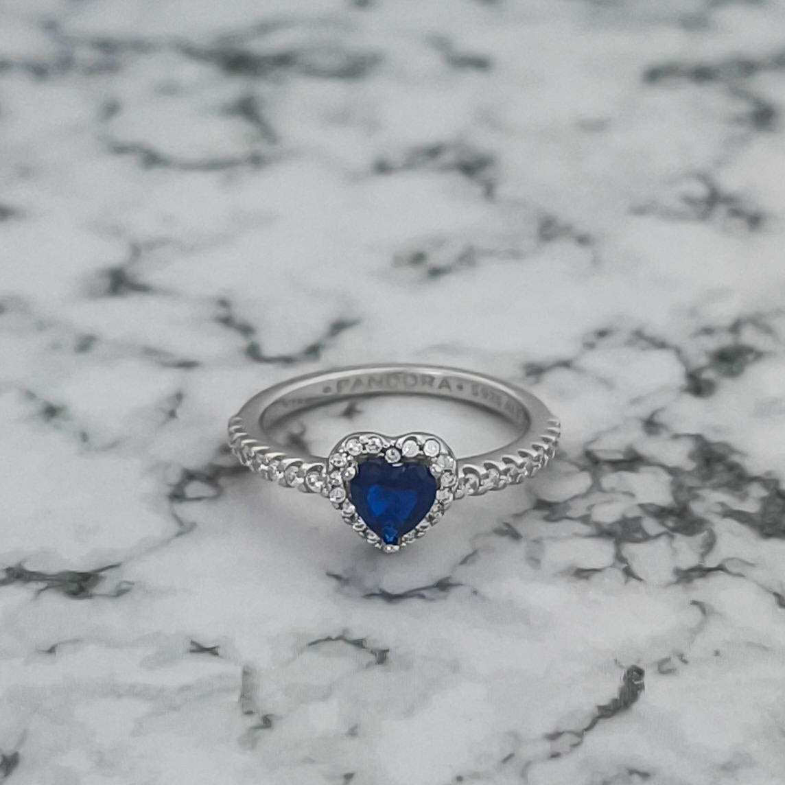 Anillo de Compromiso Plata 925 con Zafiro Sintético Corazón: Lealtad Eterna