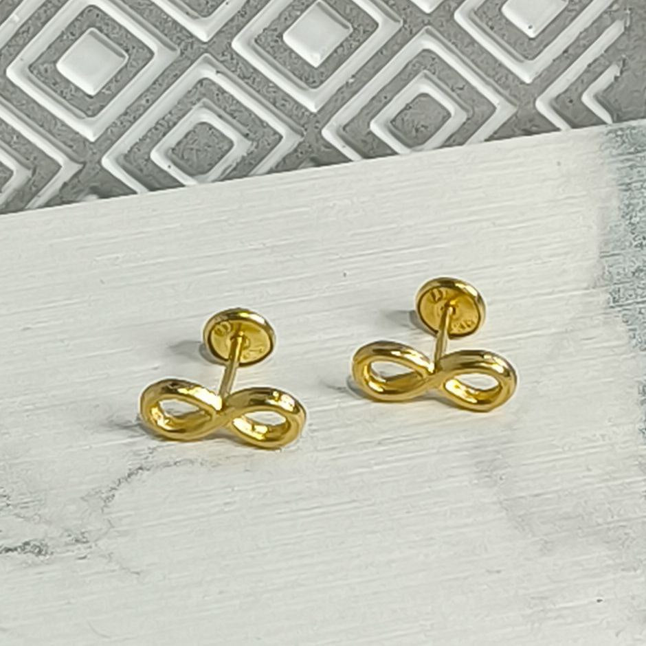 Anti-allergy Earrings with Safety Polka Dots in 18k Gold Plated Infinity