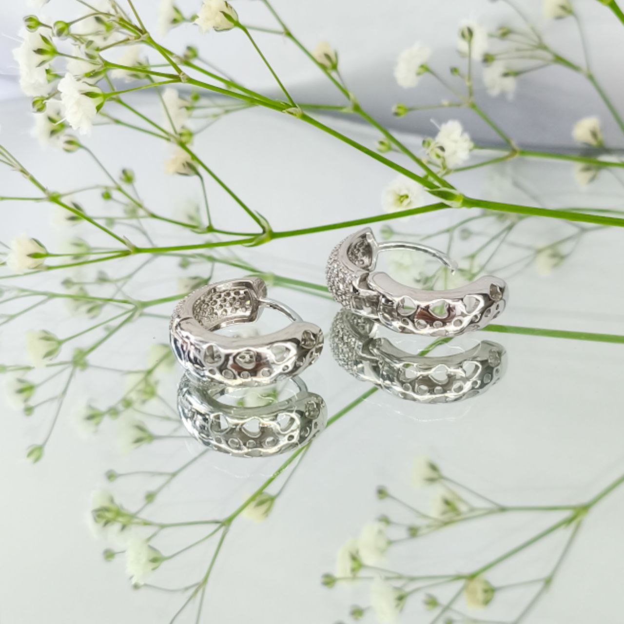 Candongas Earrings in 925 Silver with White Gold Plating