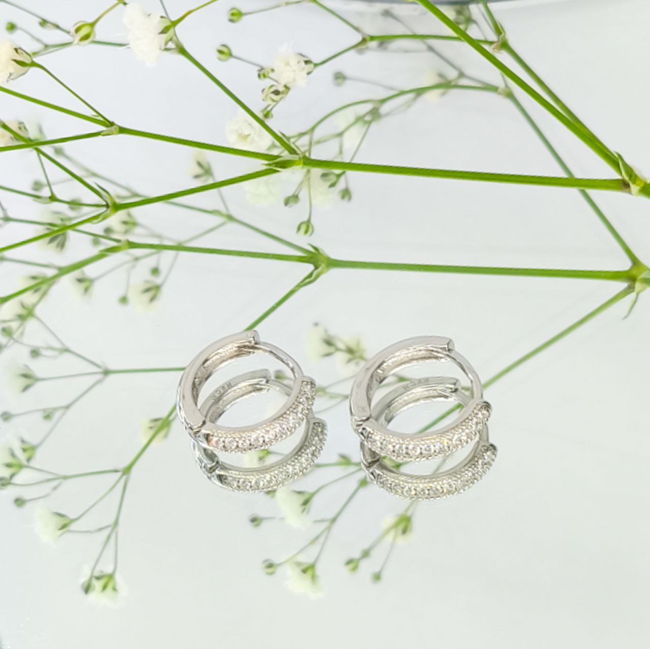 Medium Candongas Earrings with Crystals