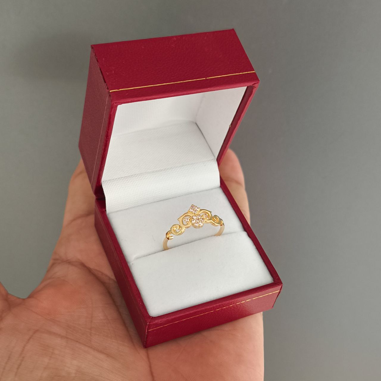 Joya Personalizada para 15 Años: Anillo Oro 18K Corazón Circonia | Envíos a Colombia
