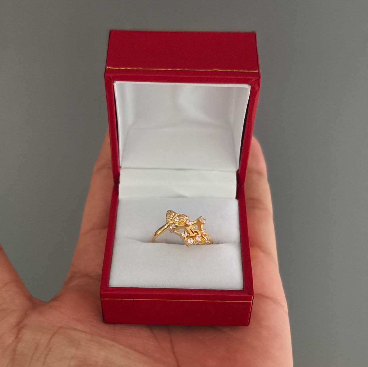 Joya para 15 Años: Anillo de Oro 18K con el Número 15 | Símbolo Atemporal