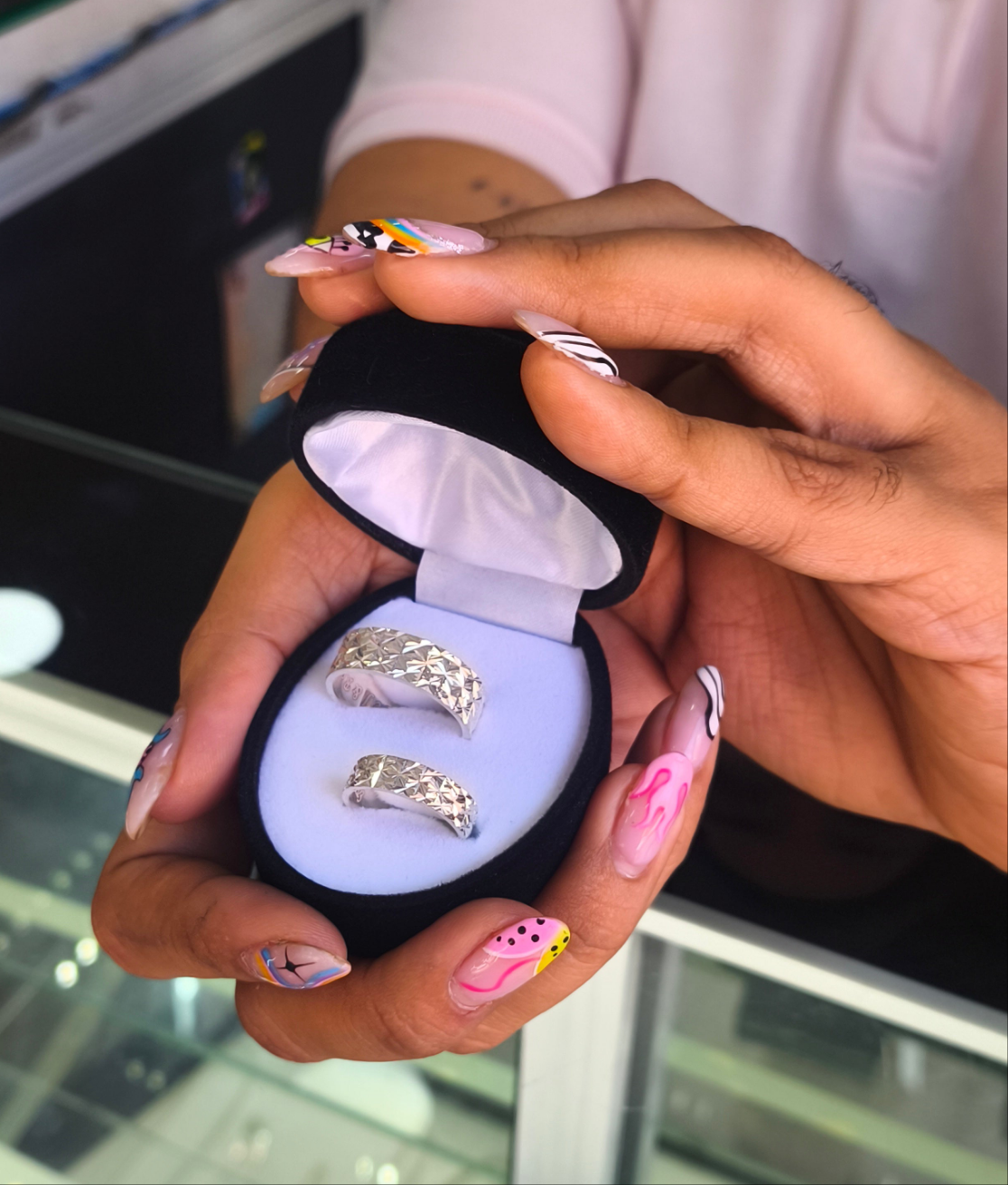 Argollas de Matrimonio Verona en Plata 1000 – Brillo Encanto