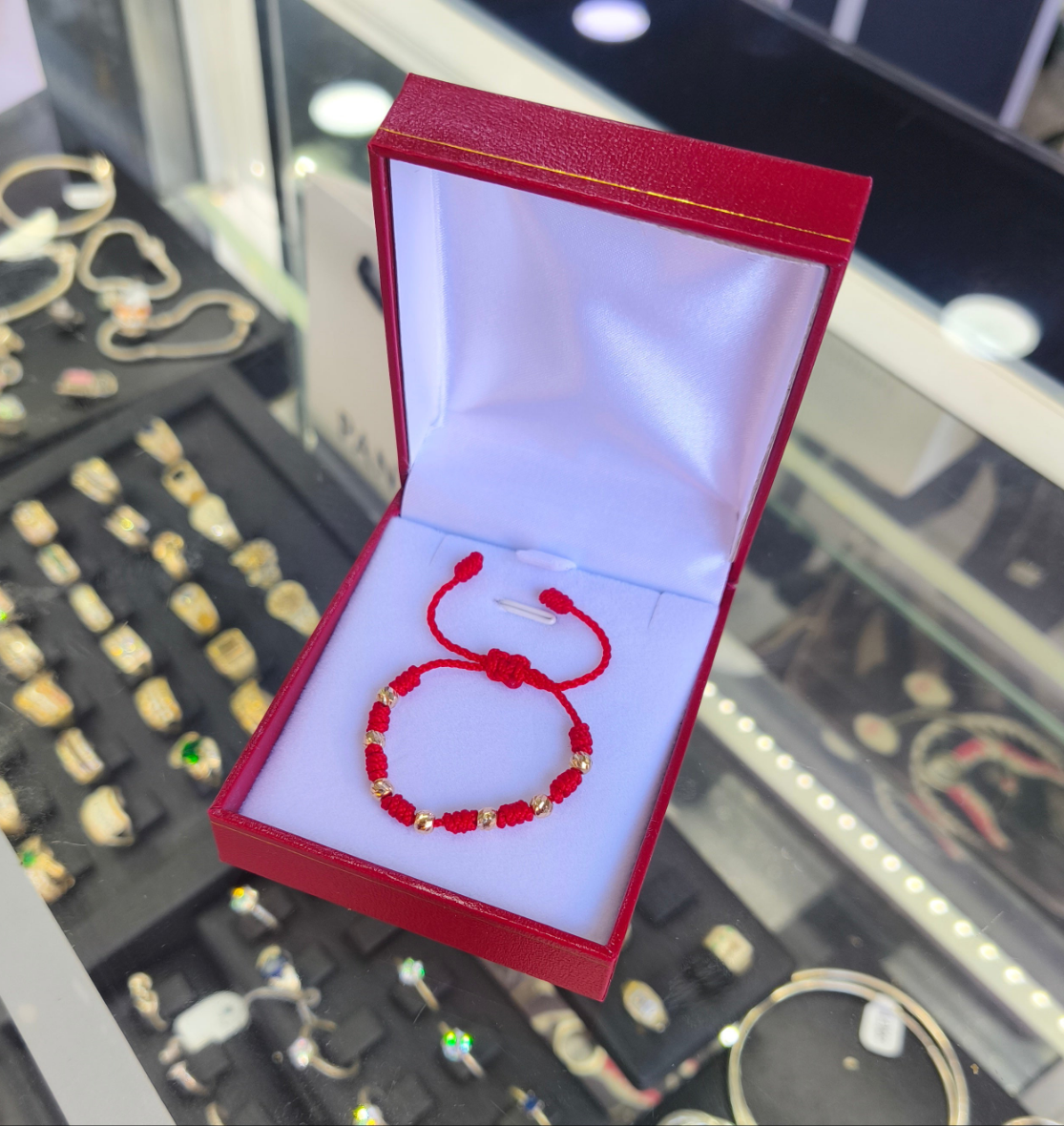 Pulsera Balines ORO 18K Diamantados Hilo Rojo Bebé