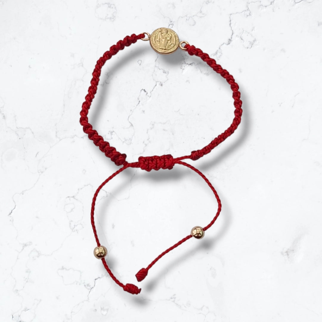 Pulsera roja San Benito Oro Laminado18k