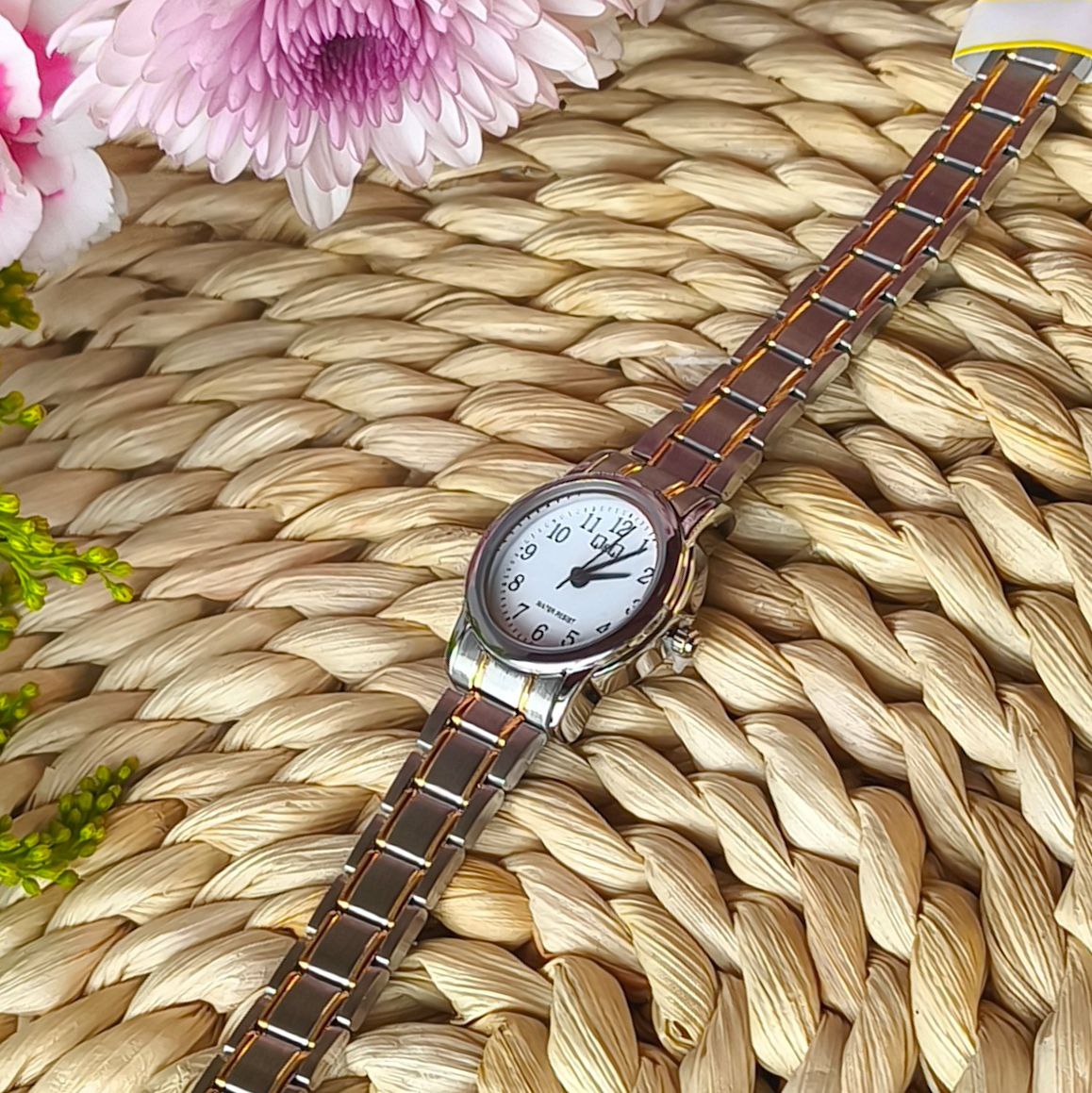 Reloj Mujer Qyq Original Q&q Plateado Dorado C42a-002py