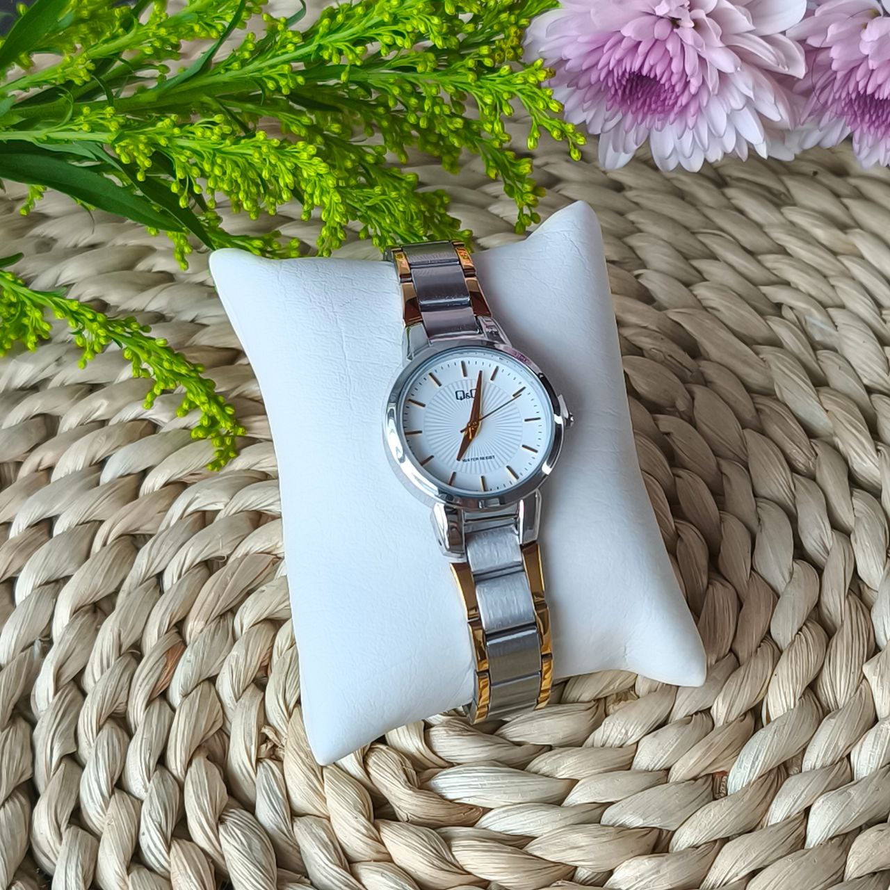 Reloj Mujer Qyq Original Q&q Plateado Dorado C39a-005py