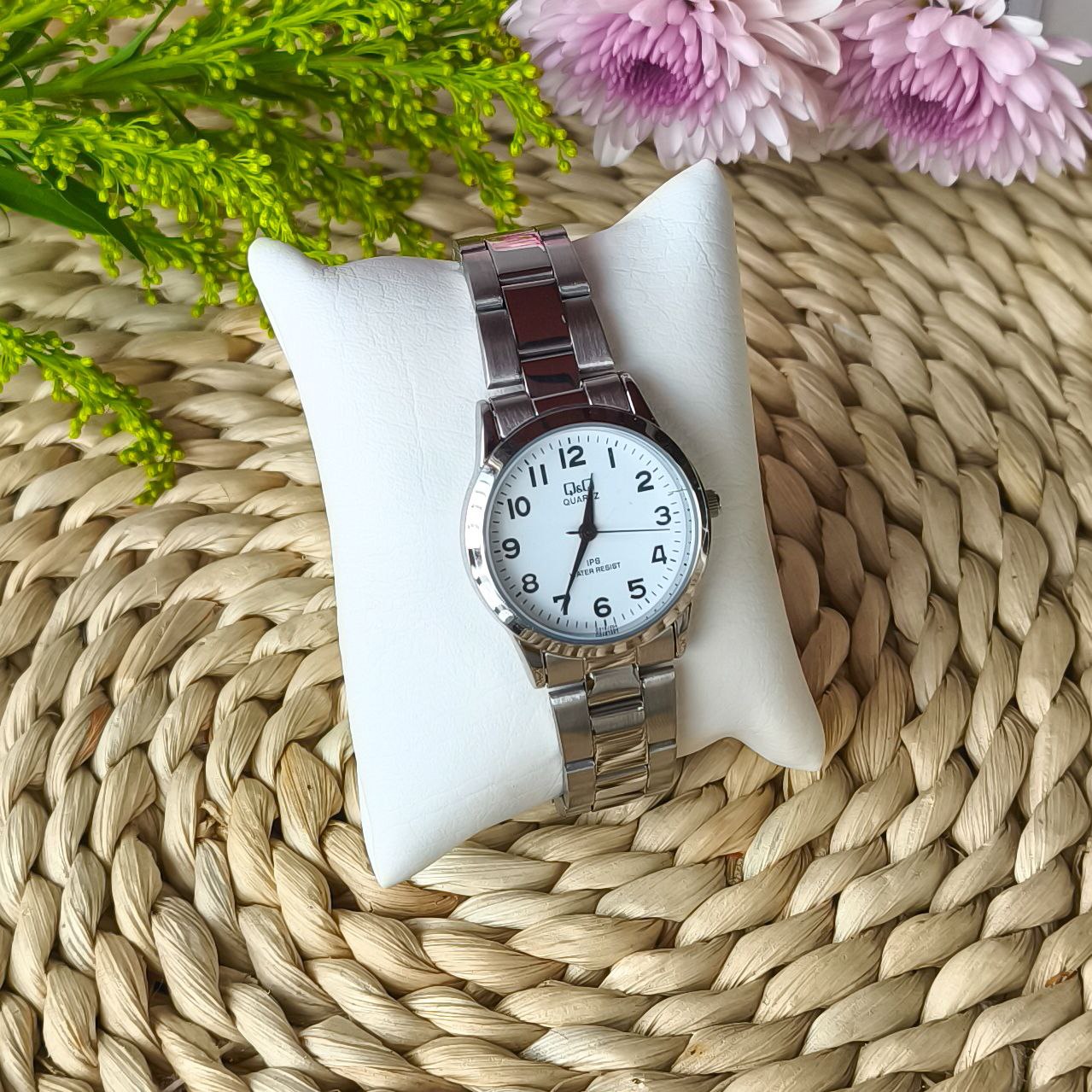 Reloj Qyq Mujer Elegante Plateado Original Q&q C215j204y