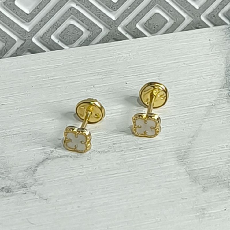 Aretes Trébol Oro Laminado 18K Antialérgicos Pequeños para Niñas o Mujeres