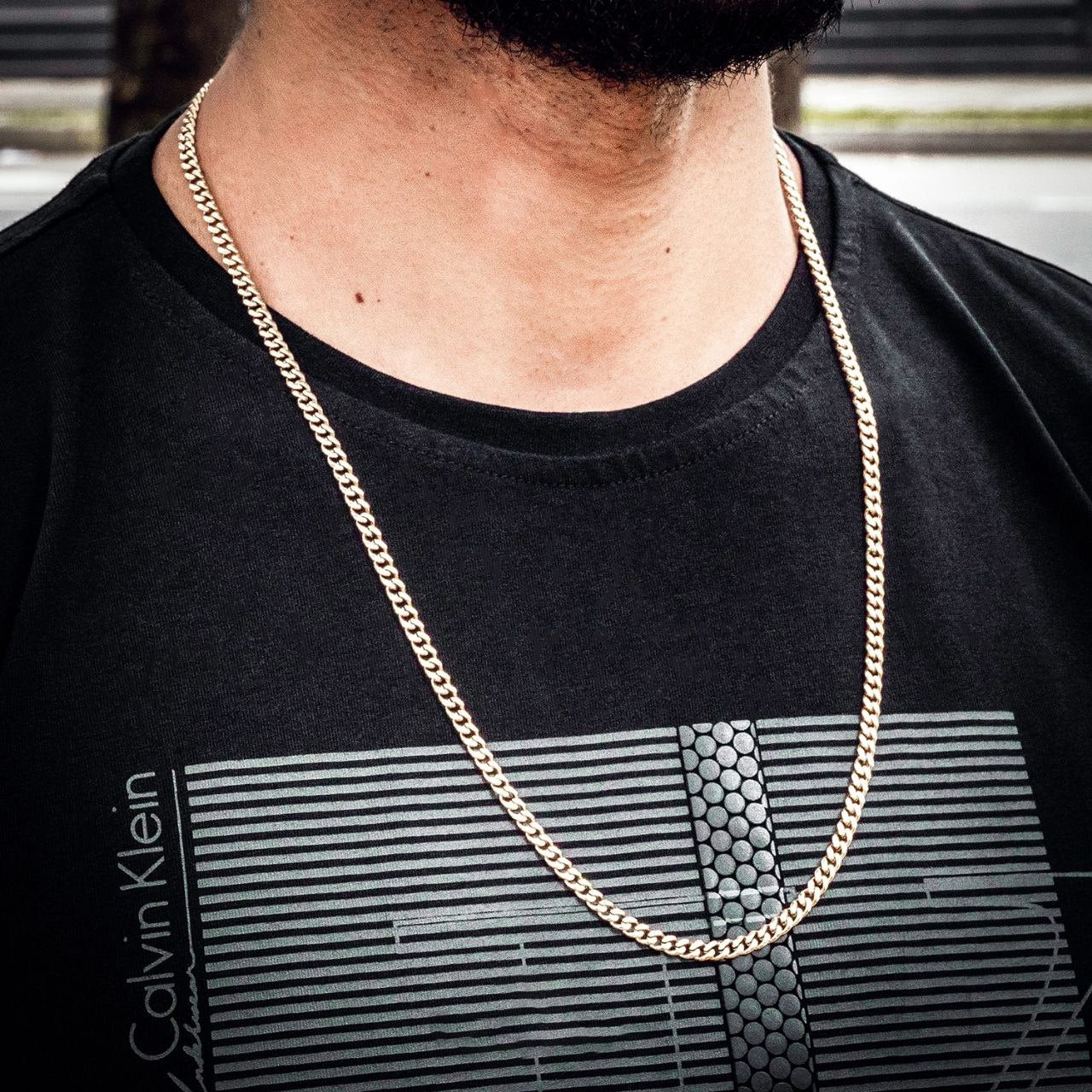 modelo usando cadena cubana oro laminado 18k Villavicencio