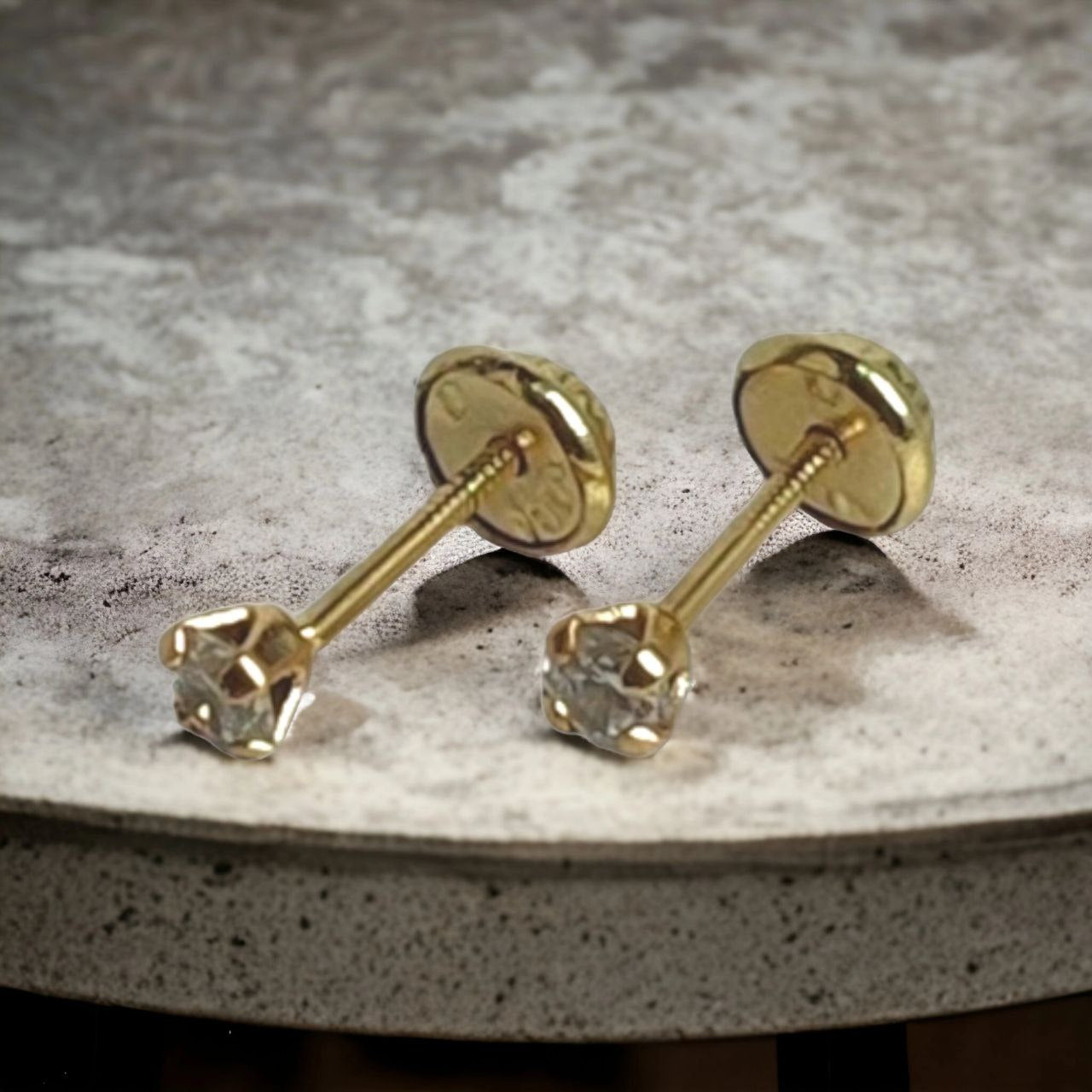 Piercings Aretes Anti alérgicos Topitos Seguridad Oro Laminado18k 2MM