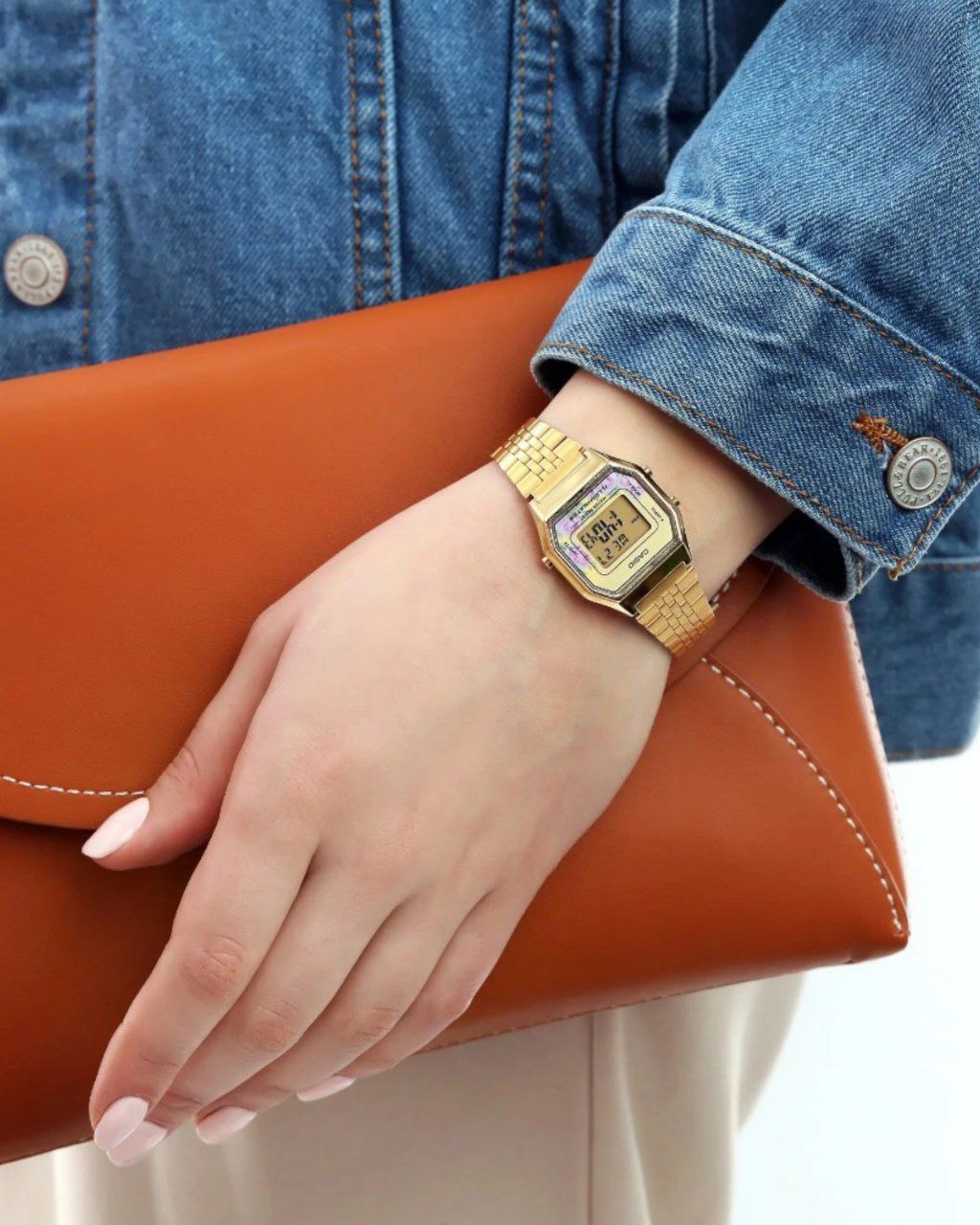 Reloj Vintage Mujer LA680WGA-4CDF Casio