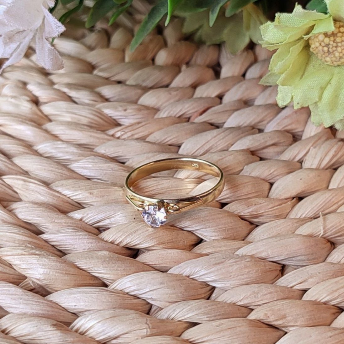 Anillo Oro Laminado18K Compromiso Elegante y Refinado