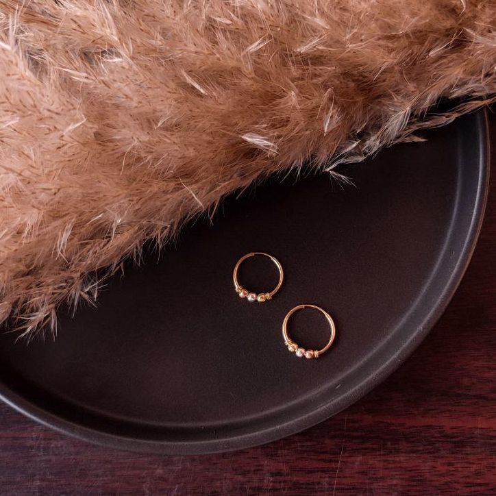 Aretes Candongas Aros Medianos Con Balines 3 Oros Para Mujer