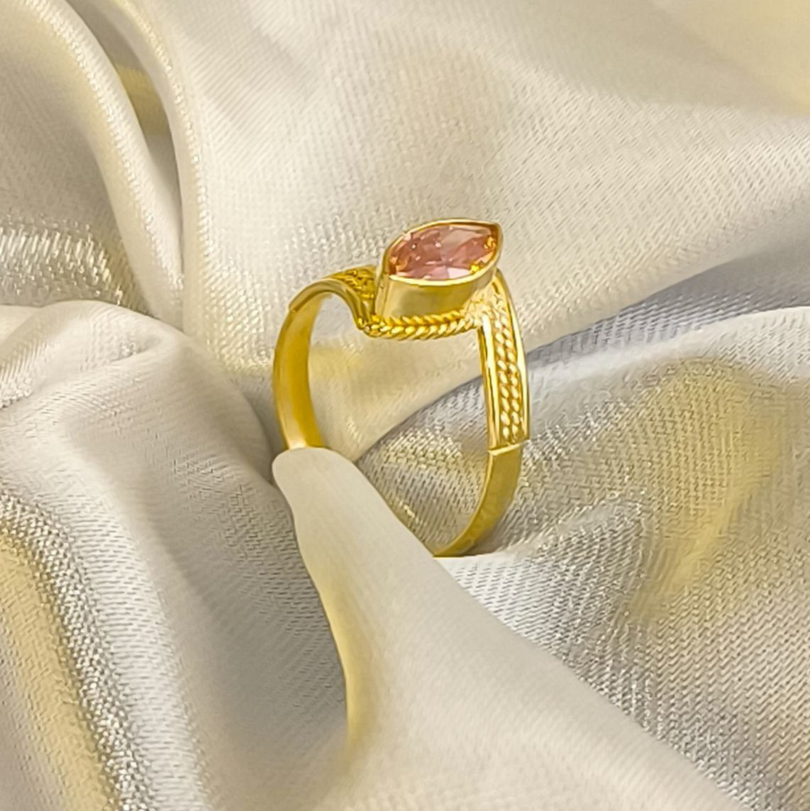 anillo-garantia-color-joya-lujo-asequible