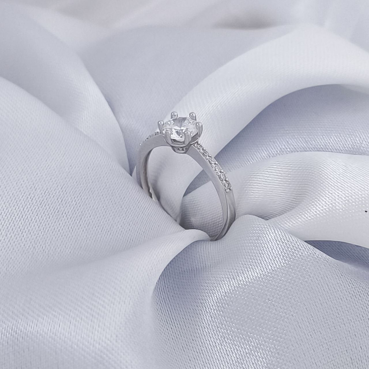 Descubre el Anillo de Compromiso Plata 925 Ideal para Ella | Elegancia Asequible