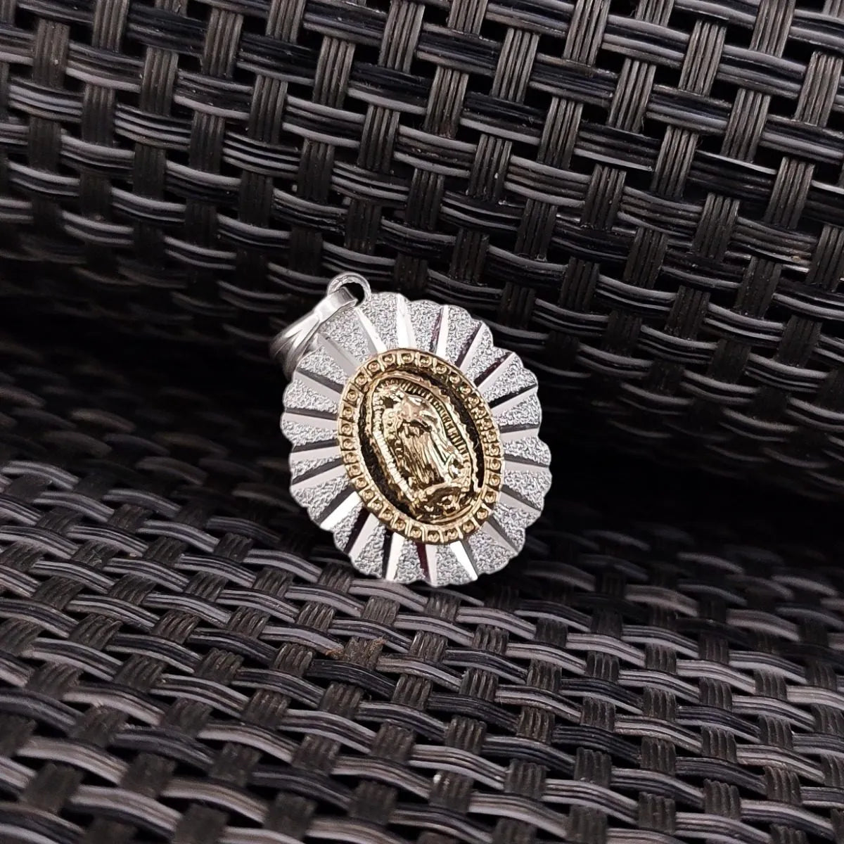 Dije Medalla Virgen Grande Hombre o Mujer Plata 925 Italiana Baño Oro Brillo Encanto