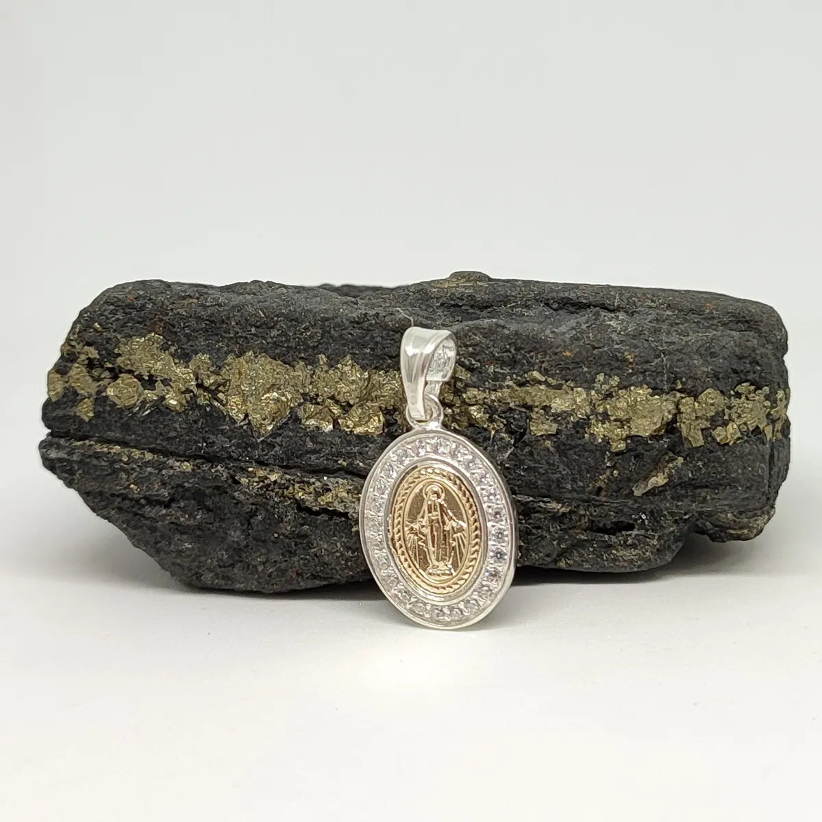 Dije Medalla Virgen Guadalupe Mujer Plata 925 Italiana Y Baño de Oro Brillo Encanto
