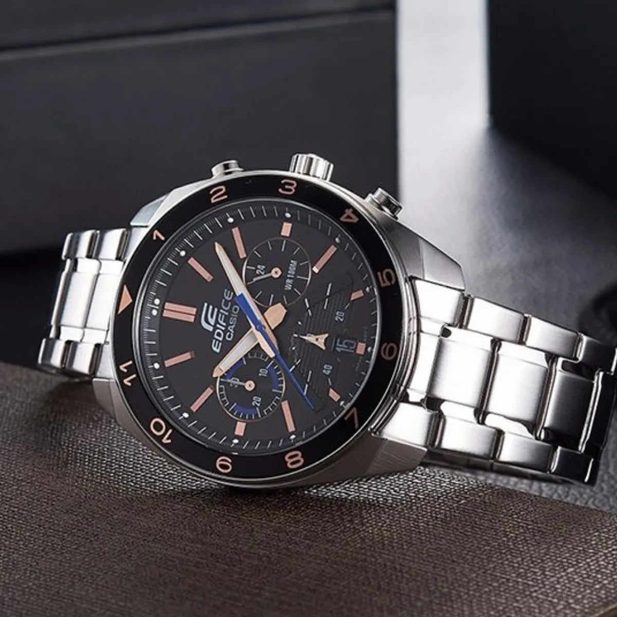 Reloj Casio Edifice Acero Analógico Sumergible Original EFV-590D-1AVUDF Brillo Encanto