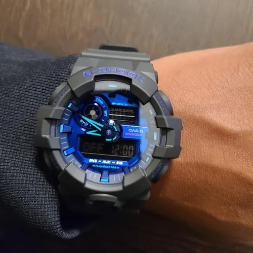 Reloj Casio G-shock Hombre Deportivo Sumergible Bicolor Negro Azul GA-700BP-1ADR Brillo Encanto
