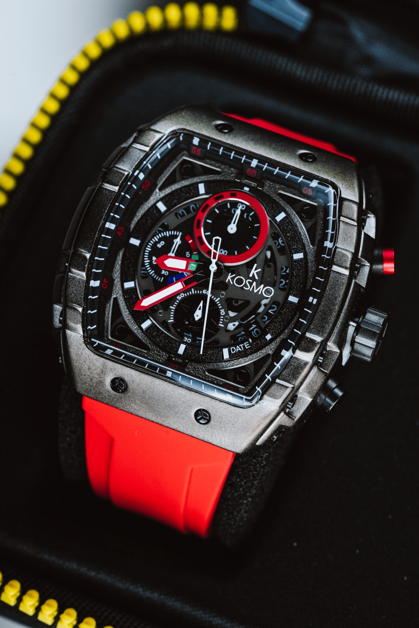 Reloj Kosmo K3937G Cronógrafo Dos Pulsos Intercambiables Brillo Encanto