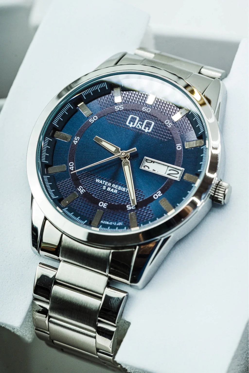 Reloj Q&Q A208J212Y Acerado Elegante Hombre Brillo Encanto