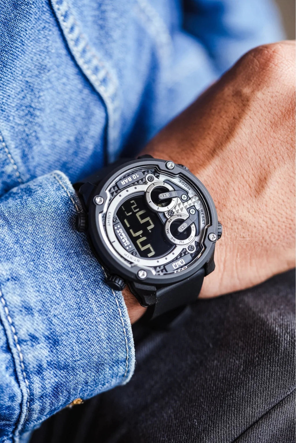 Reloj Q&Q Digital Original M169J800Y Negro Sumergible 100M Brillo Encanto