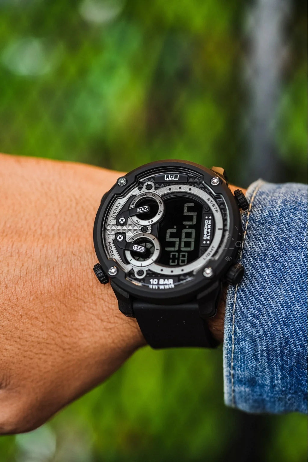 Reloj Q&Q Digital Original M169J800Y Negro Sumergible 100M Brillo Encanto