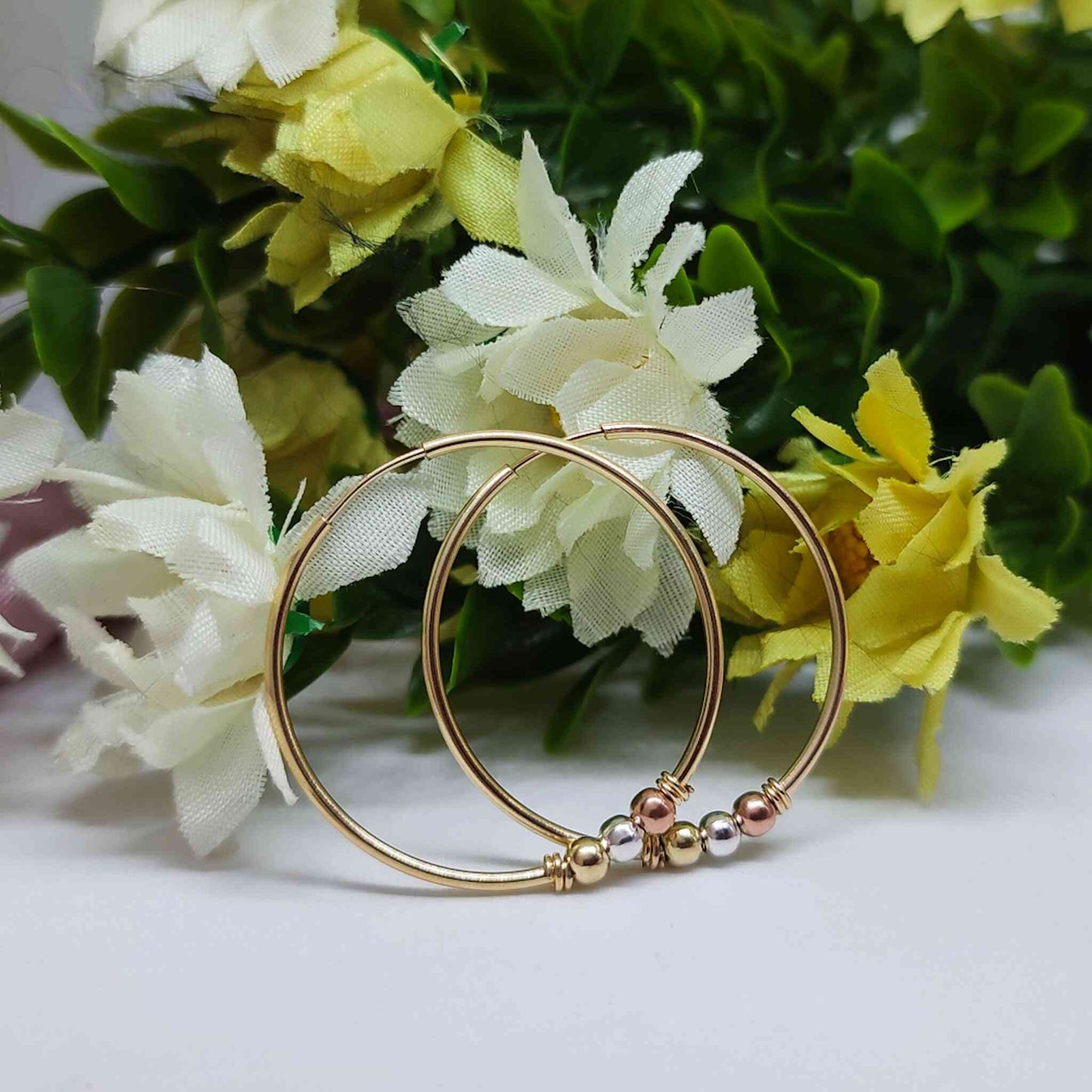 Aretes Candongas En Aros Medianos Balines 3 Oro Para Mujer