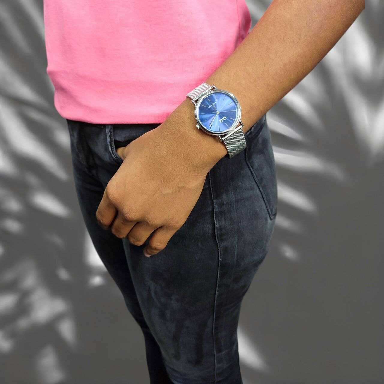 Reloj Q&Q Acero Mujer Elegante Pulsó Enmallado