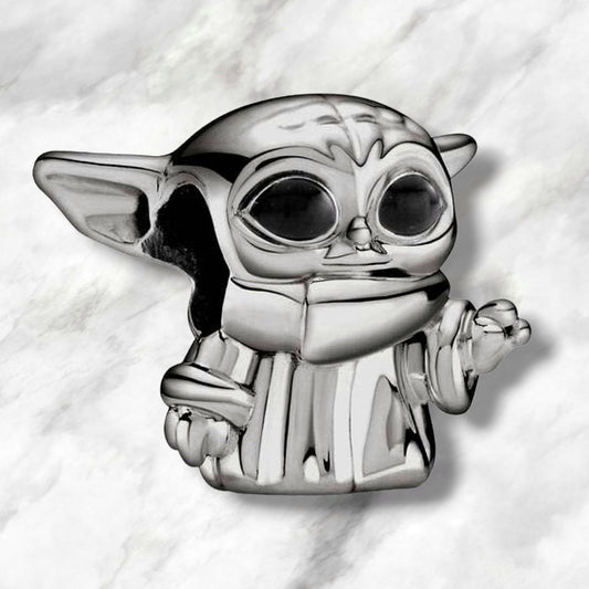 Dije Charm Baby yoda en Plata925