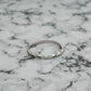 Anillo Delicado Plata 925 Baño Oro Blanco con Piedras Verdes | Toque de Color Sutil