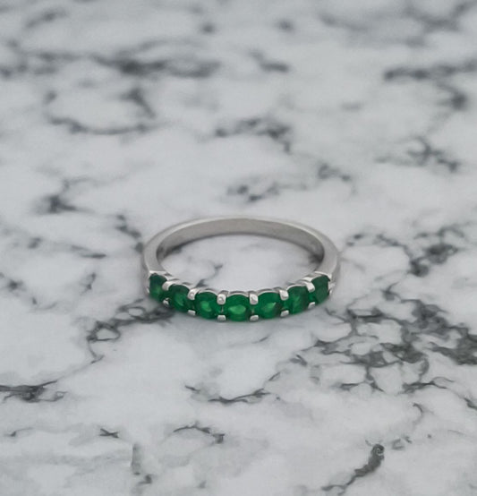 Anillo Plata 925 Baño Oro Blanco con Esmeraldas | Elegancia Delicada y Fina