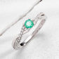 Anillo de compromiso ENCANTO en plata 925 con esmeralda colombiana natural - vista frontal
