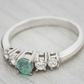Anillo EDEN Brillo Encanto - diseño solitario oro blanco con esmeralda y diamantes - vista lateral