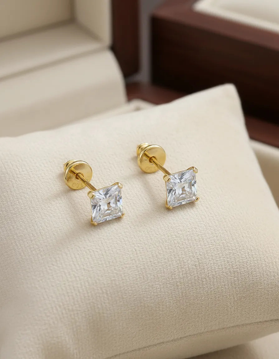 Aretes unisex estilo piercing en oro laminado 18K – uso en hombre y mujer