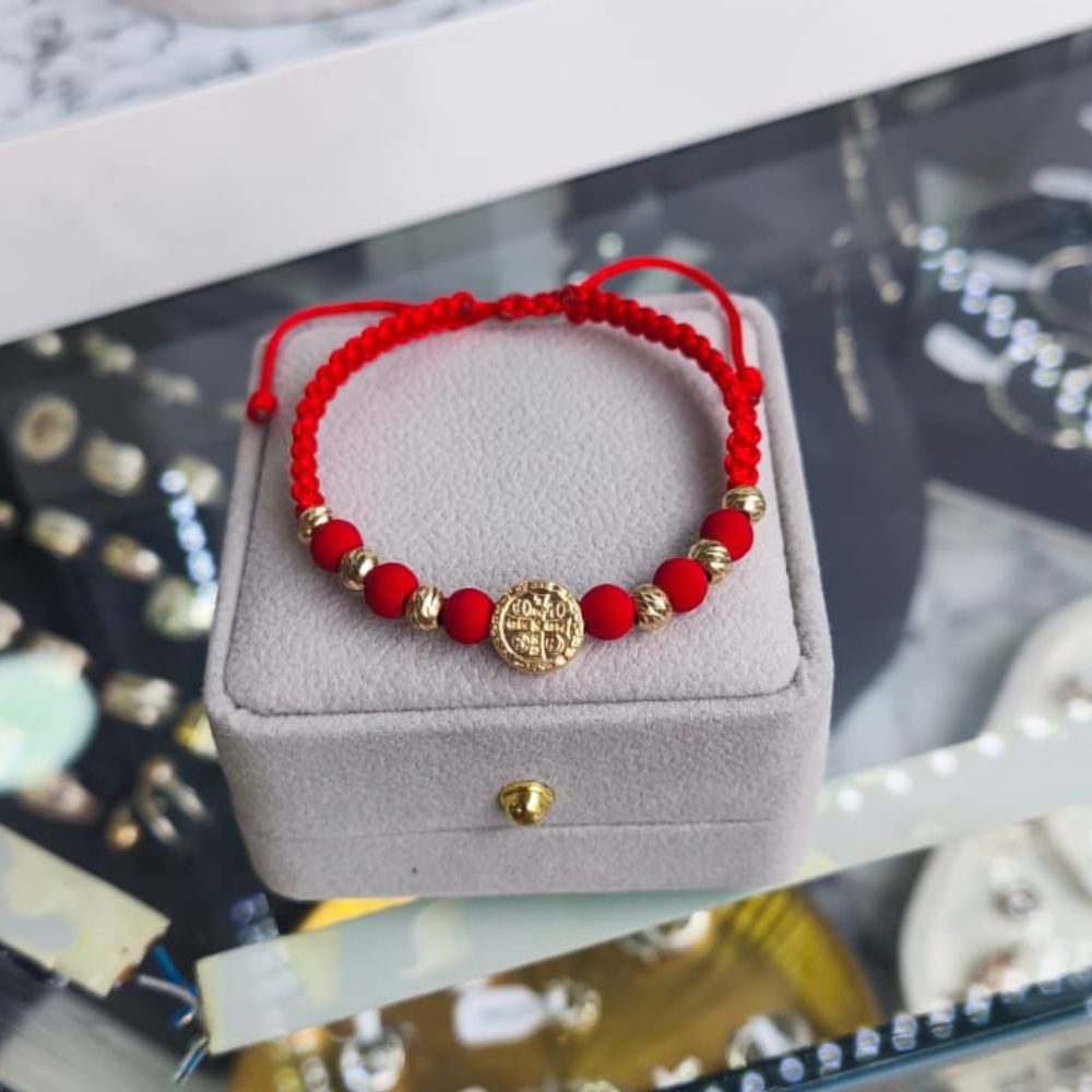 Pulsera Hilo Rojo San Benito 6 Balines Tamaño #5 Oro 18k