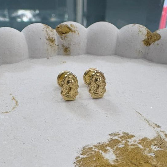Aretes Virgen Guadalupe oro 18K con estuche de regalo - Brillo Encanto