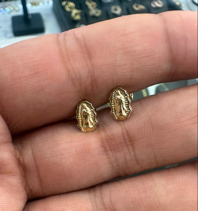 Topo Virgen Guadalupe oro laminado 18K vista frontal - joyería religiosa
