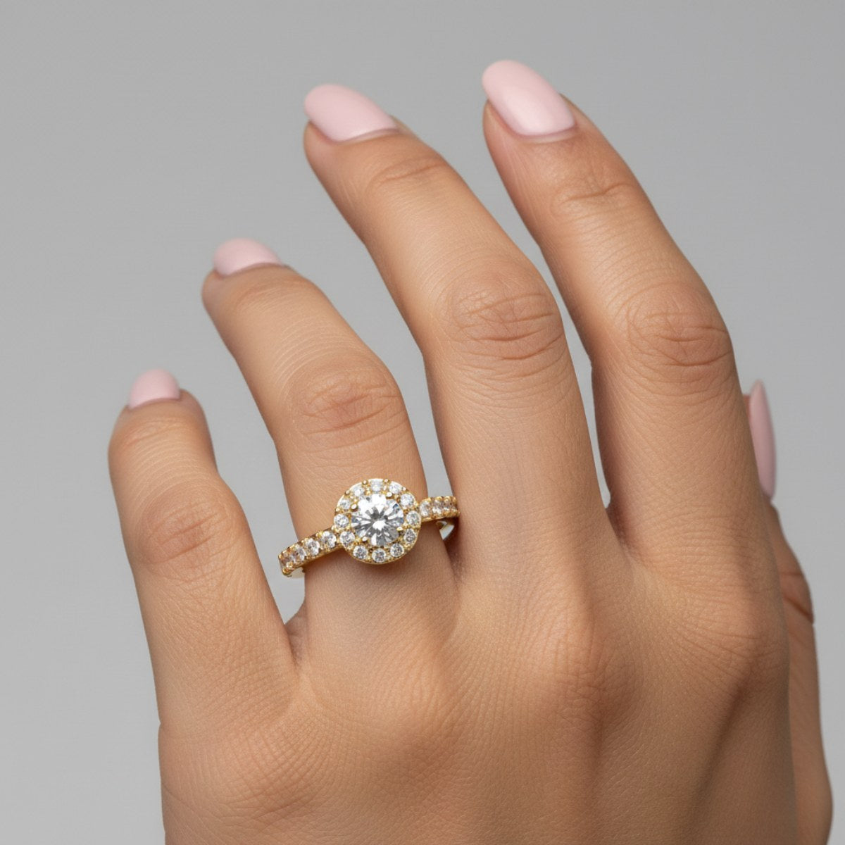 anillo compromiso oro 18k Colombia con estuche de lujo Reina