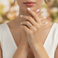 Anillo de Compromiso Aura en Oro 18K Artesanal con Piedra Cristal