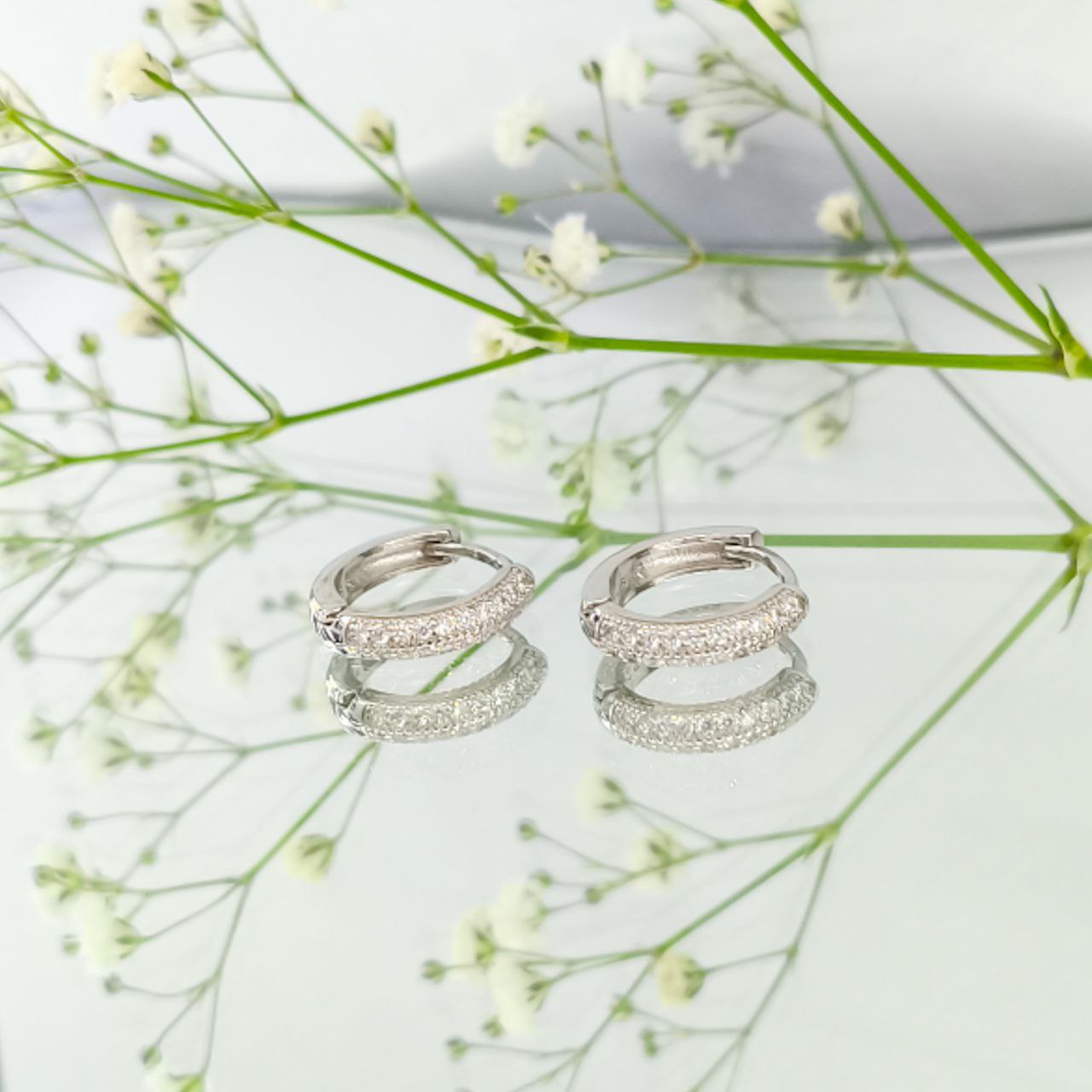 Aretes Candongas Medianas Con Cristales