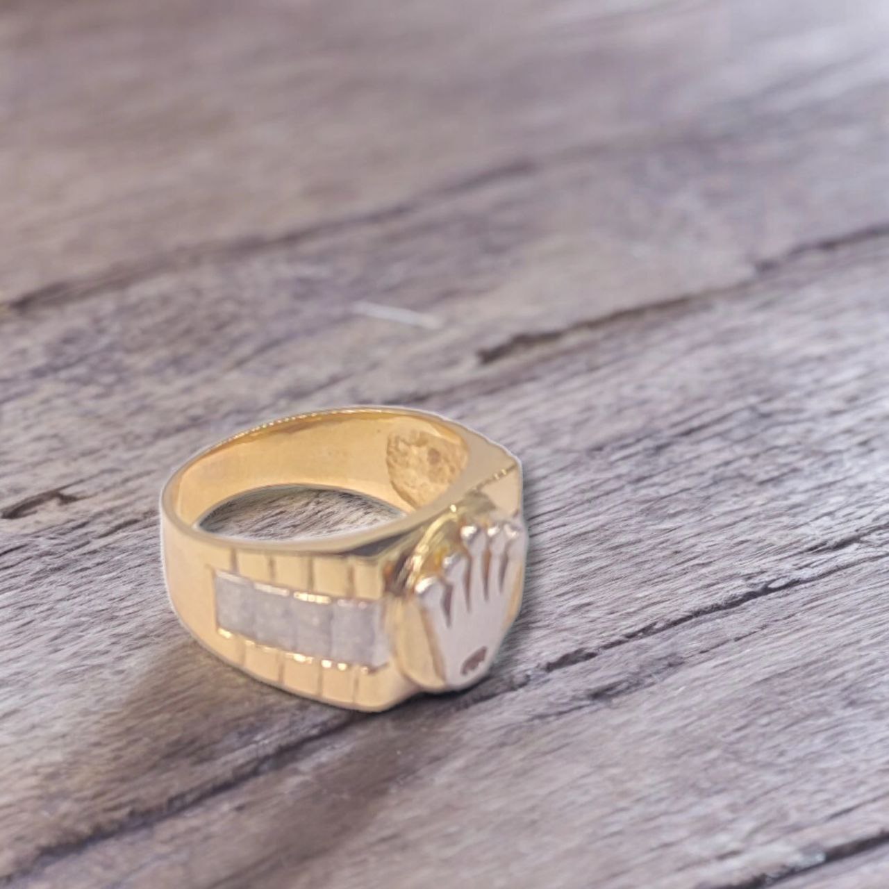 Anillo de Hombre en Oro 18k - Diseño Exclusivo Inspirado en la Corona de Rolex