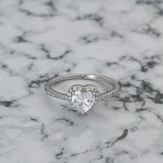 Anillo de Compromiso Plata 925 con Circonita Corazón: Amor a Primera Vista