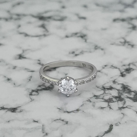 Anillo de Compromiso Plata 925 con Circonita: El Brillo de Tu Promesa